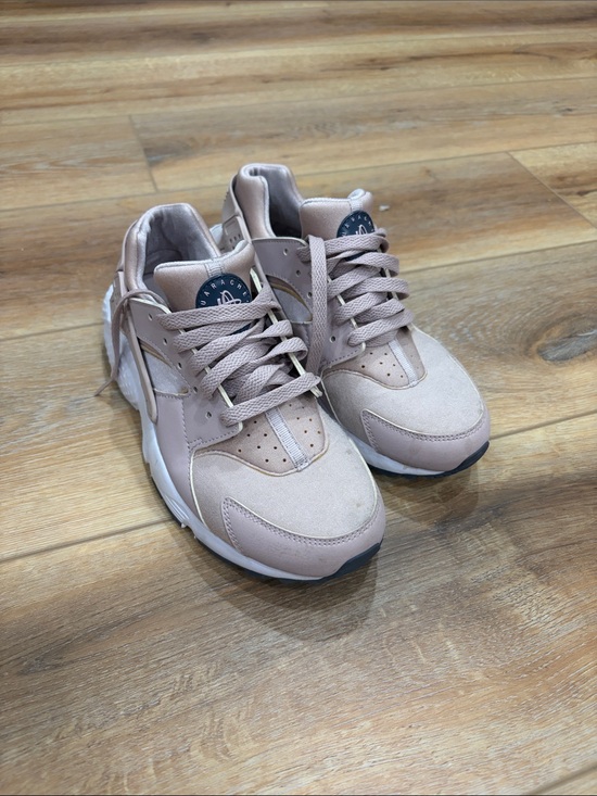 Other - Nike huarache 6.5Y Neutral Blush Lace-Up Sneakers - Pink/Beige